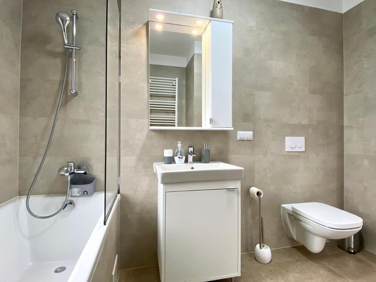 Astoria Apartment - Pet Friendly Brasov Exterior photo